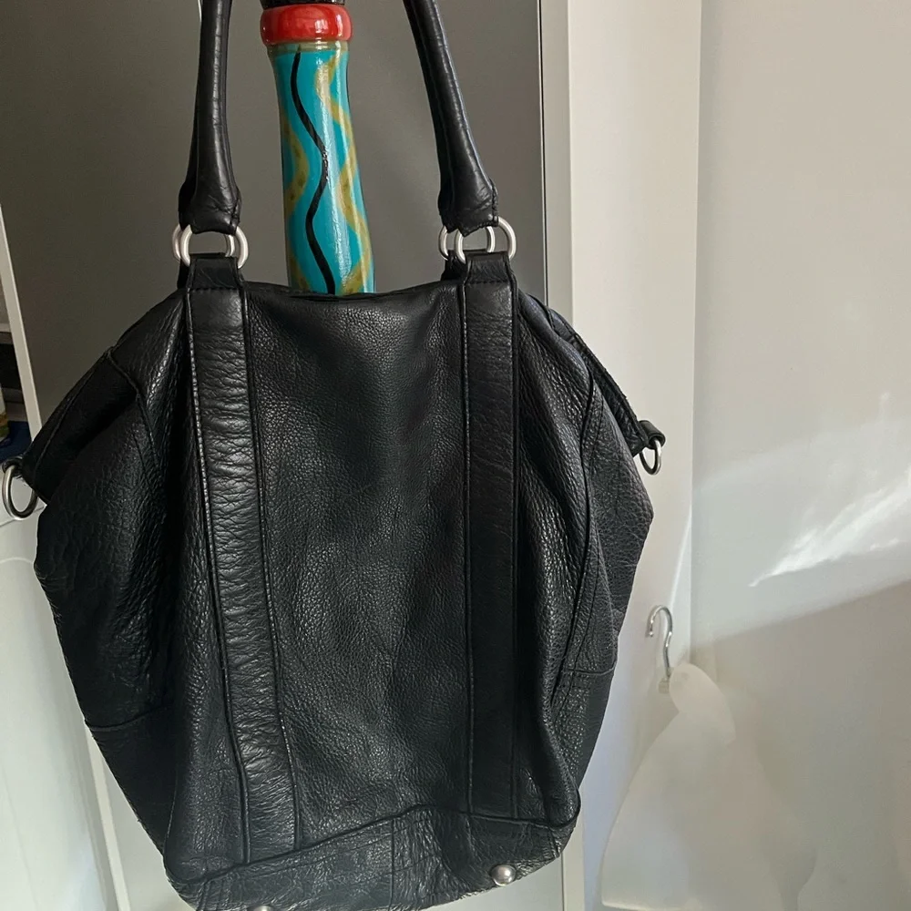 Liebeskind Berlin Black Leather Handbag - Picture 7 of 8